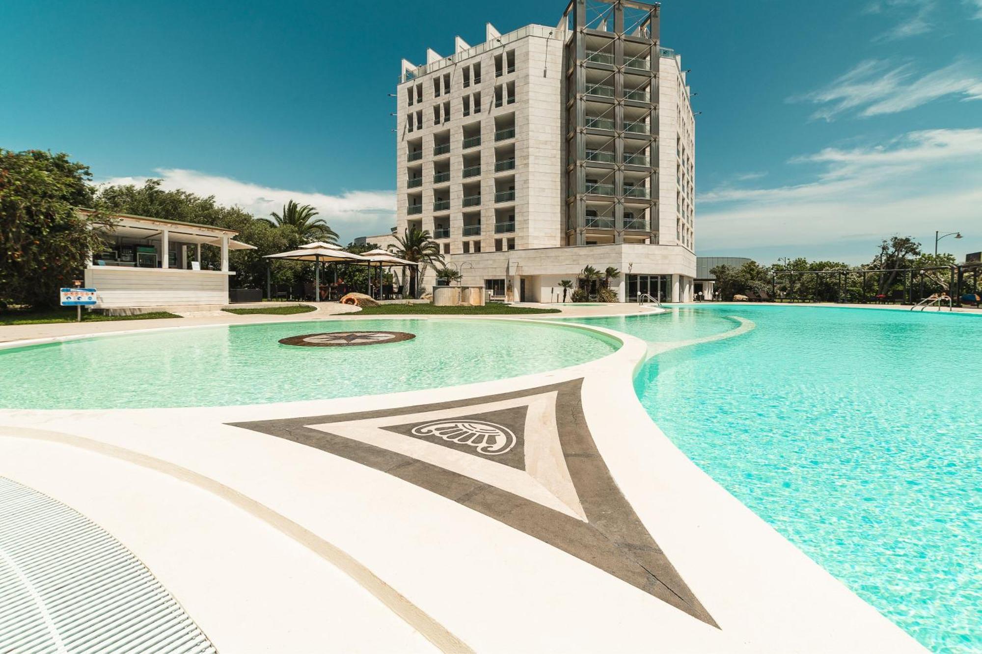 Delta Hotels By Marriott Olbia Sardinia אולביה מראה חיצוני תמונה